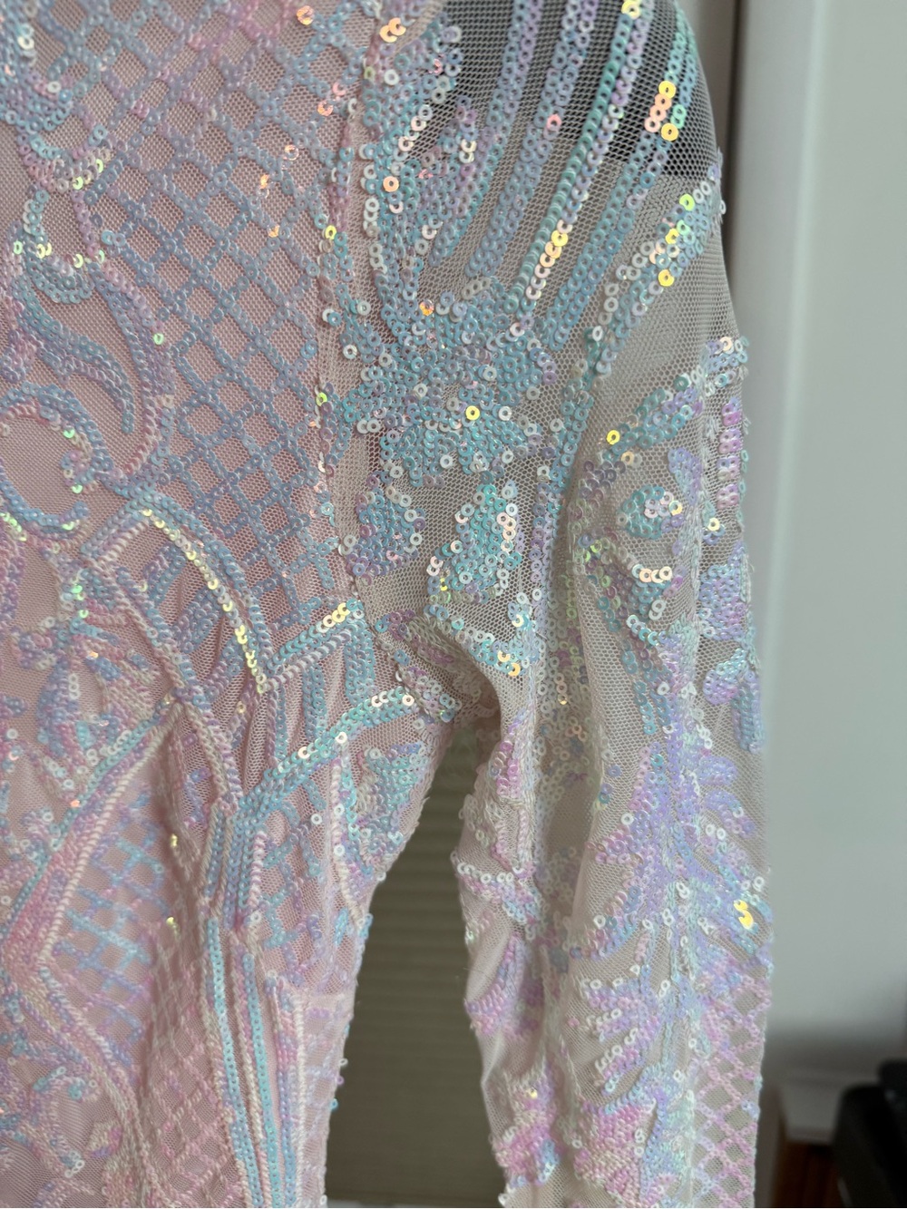 Blondie Nites Iridescent Pink Sequin Mini Dress sz 7 sheer feather cuff sleeves - Picture 7 of 16